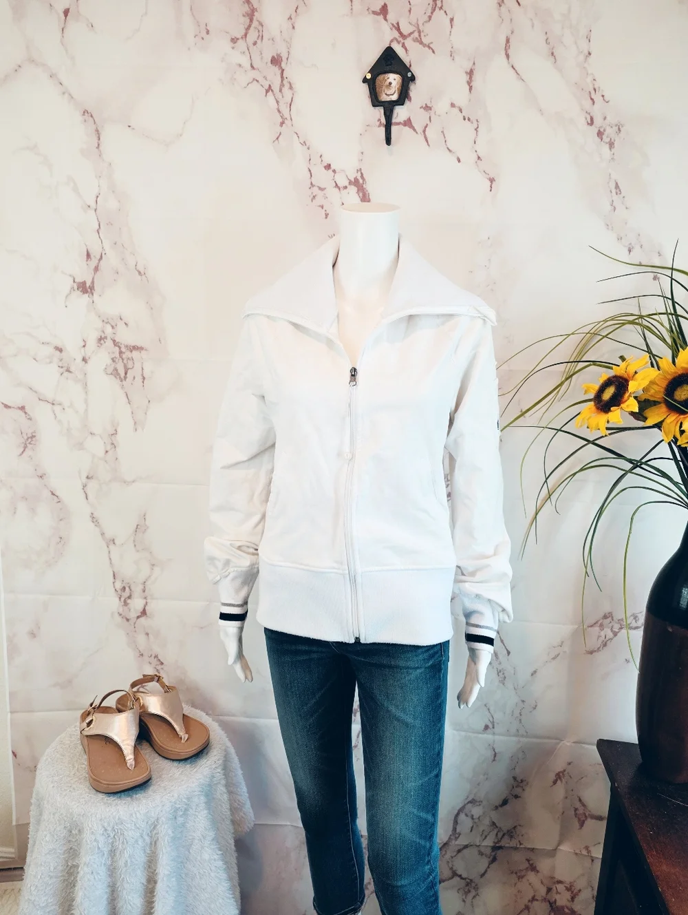 Lululemon White Zip Up Jacket Size 8 Fitted Athleisure Yoga Forme Style OG - Picture 4 of 9